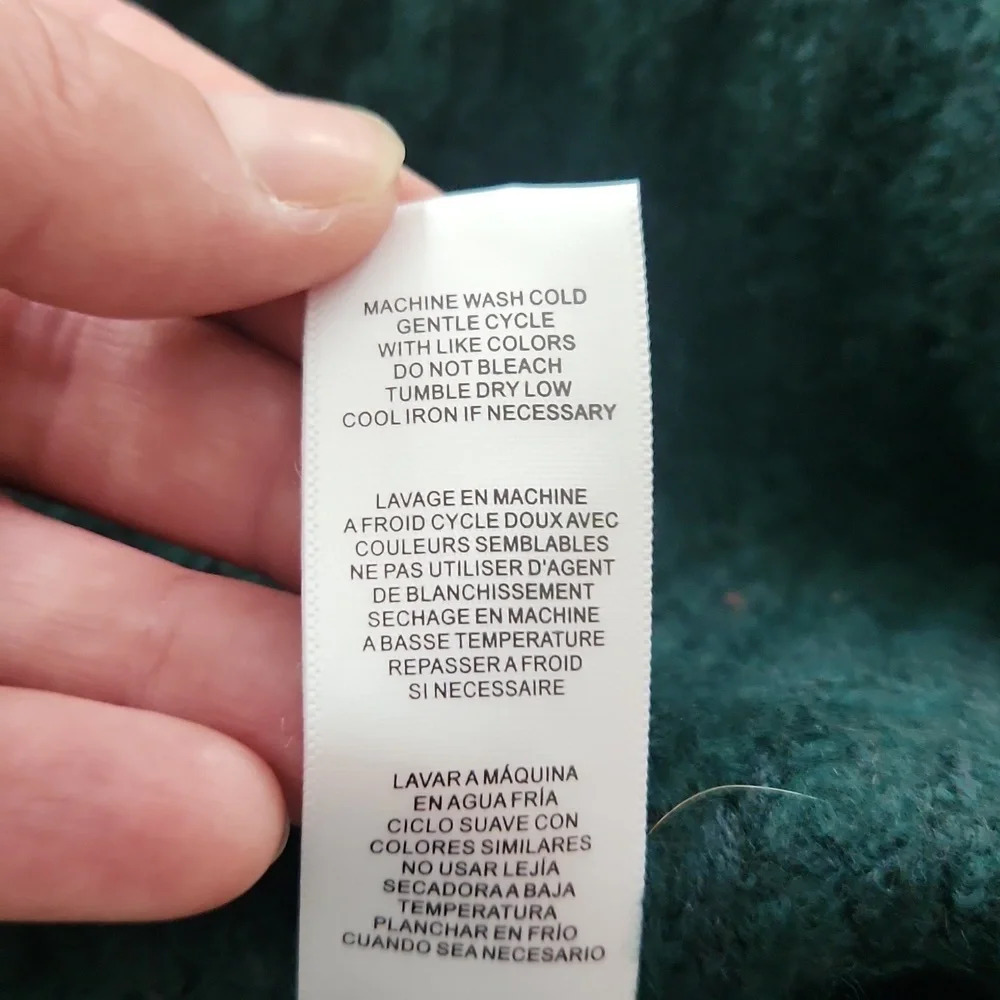 Splendid, oversized,  knit, sweater size Medium - Picture 6 of 9